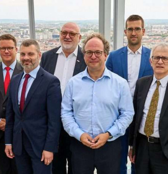 A CER csúcstalálkozóján Budapest Nyilatkozatot fogadtak el