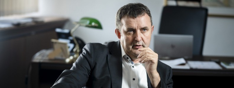 DÖNTÉSHOZÓ: Kétezer milliárd forint a hazai vasúti gördülőállomány fejlesztési igénye az évtized végéig  – Magyar Vasút II. évfolyam 17. szám
