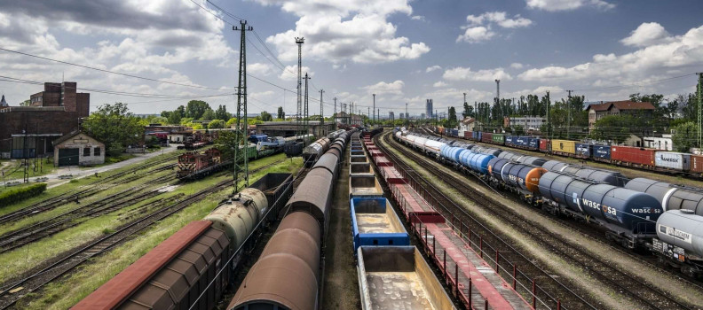 Tovább zsugorodhat a magyar export – a vasúti árufuvarozás magával ránthatja a gazdaságot / sajtószemle