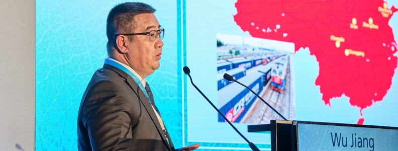 Magyar Vasút 14. szám: Kínából napokig nem lehet Európa felé tehervonatot indítani